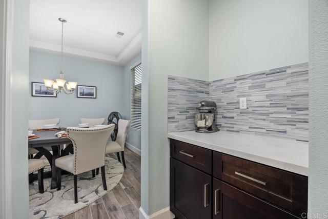 Detail Gallery Image 12 of 58 For 219 Flores Ln, Vista,  CA 92083 - 4 Beds | 2/1 Baths