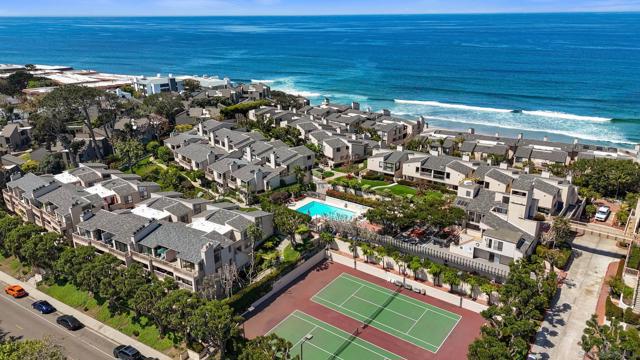 573 S Sierra, Solana Beach CA: https://media.crmls.org/mediaz/ef476eea-b9b1-4b6c-a092-b11bbb1ddec2.jpg