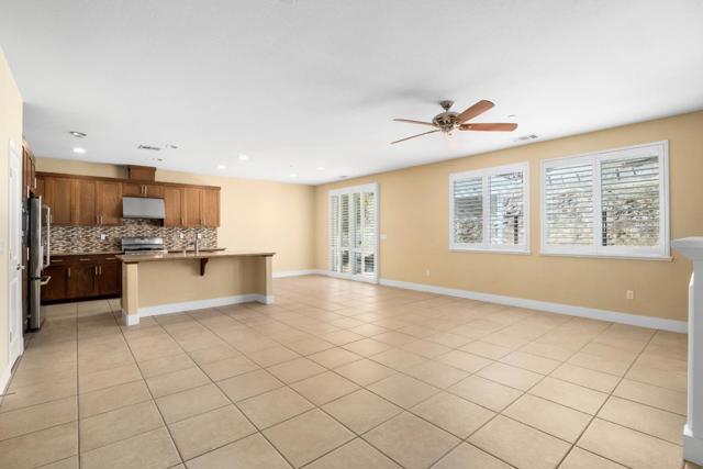 9881 Rancho Hills Drive, Gilroy CA: https://media.crmls.org/mediaz/ef47da3f-d7ea-4a96-a0be-d0178b59b18a.jpg