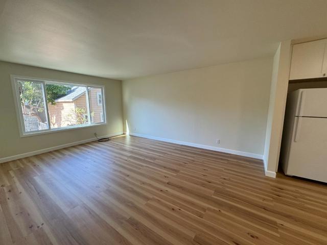 370 Bartlett Street, San Francisco CA: https://media.crmls.org/mediaz/ef480970-a713-4ac6-815a-29550003a7e6.jpg
