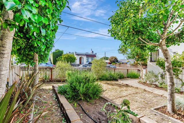 501 7th Street, Pacific Grove CA: https://media.crmls.org/mediaz/ef4a08fc-b986-47e4-a51a-b017ec826c31.jpg
