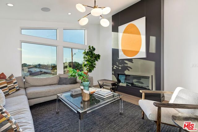 3528 Walnut Avenue, Manhattan Beach, California 90266, 5 Bedrooms Bedrooms, ,3 BathroomsBathrooms,Residential,Sold,Walnut,23238455