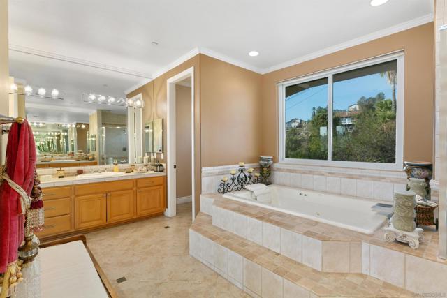 1566 Plantation Way, El Cajon CA: https://media.crmls.org/mediaz/ef4a2937-12f3-4380-8bf1-f0eea2054daf.jpg