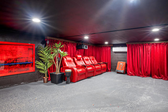 257 W El Camino Way, Palm Springs CA: https://media.crmls.org/mediaz/ef4a6043-8437-4aeb-b31f-400f30d03529.jpg