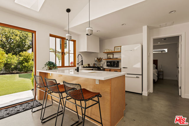 7219 Dunfield Avenue, Los Angeles CA: https://media.crmls.org/mediaz/ef4a9aad-e07c-4f79-a4d4-bc0e849d7ac3.jpg