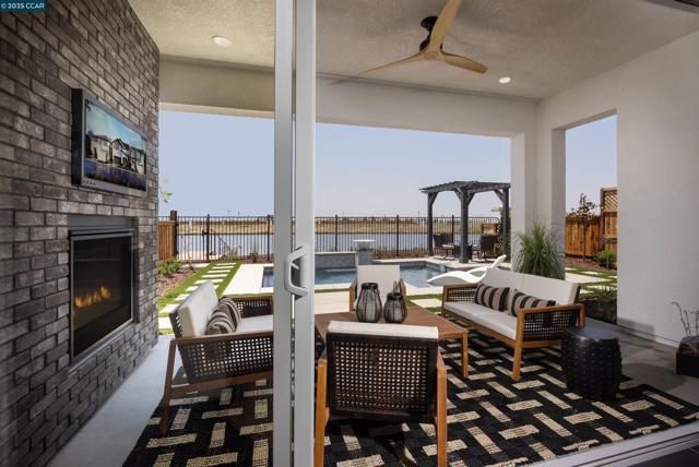 17588 Bushwick Lane, Lathrop CA: https://media.crmls.org/mediaz/ef4b399b-a8fe-4190-858d-6e722abfa5b7.jpg