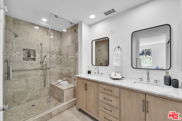 13075 Pacific, Playa Vista CA: https://media.crmls.org/mediaz/ef4bc6c5-608d-4f12-94ca-9fb5cf9b95f1.jpg