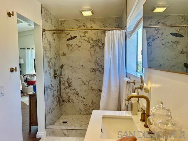 3275 Maezel Ln, Carlsbad CA: https://media.crmls.org/mediaz/ef4befcf-6522-4f22-bff2-d1a7ef6876dd.jpg