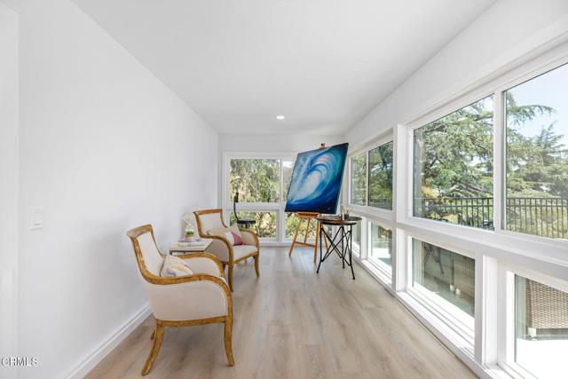 709 Wilson Court, Burbank CA: https://media.crmls.org/mediaz/ef4ca6dc-7df2-4b9d-bf69-22bd2169b2f1.jpg