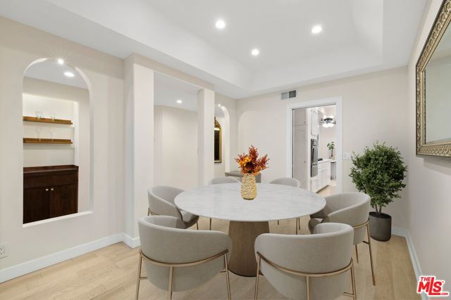 8455 Fountain Avenue, West Hollywood CA: https://media.crmls.org/mediaz/ef4dc641-3a23-4571-870a-5a2351d27d28.jpg