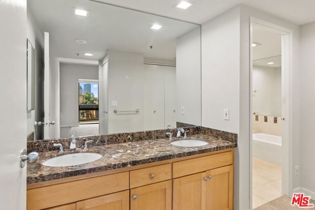 10445 Wilshire Boulevard, 406 photo 32