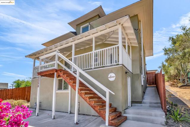 2350 W Shell Ave, Martinez CA: https://media.crmls.org/mediaz/ef4e4c29-4d4b-4819-9dd1-490b37b7ef22.jpg