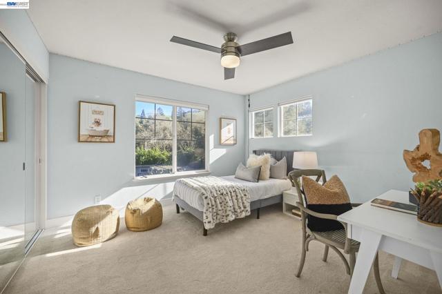 9 Cross Bridge Pl, Danville CA: https://media.crmls.org/mediaz/ef4e76f9-35ad-450f-82f0-404793d988c4.jpg