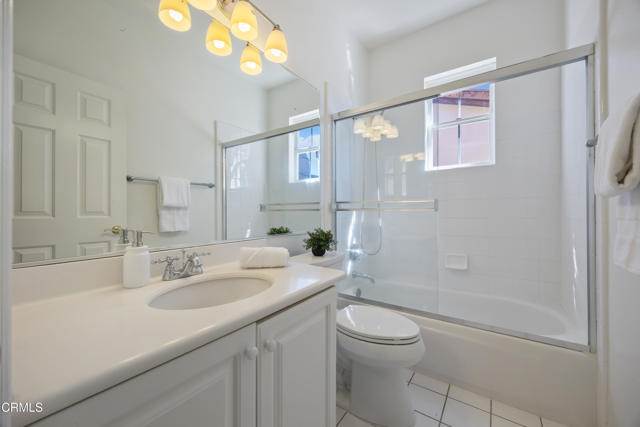 827 W Heritage Oak Court, Altadena CA: https://media.crmls.org/mediaz/ef4f1a82-8cea-4be4-8ec0-c8adeb6828cf.jpg