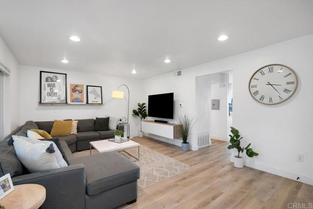 Detail Gallery Image 8 of 30 For 2803 via Diego, Carlsbad,  CA 92010 - 3 Beds | 2/1 Baths