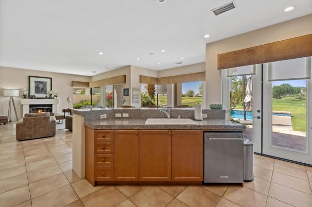 80788 Hermitage, La Quinta CA: https://media.crmls.org/mediaz/ef4fe692-ee39-4076-b3fc-6c1d67ebeb5e.jpg