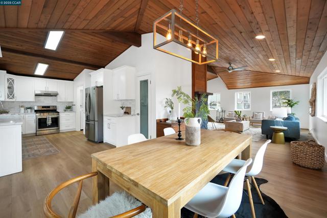 307 Ash, El Sobrante CA: https://media.crmls.org/mediaz/ef502190-5883-4cfb-b8bd-841338d36cc5.jpg