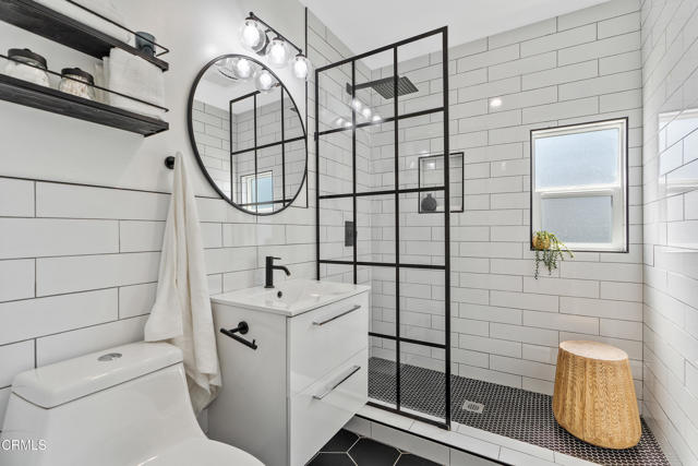 1015 Nolden Street, Highland Park CA: https://media.crmls.org/mediaz/ef5035ad-3207-4440-a688-7273c7a4120b.jpg