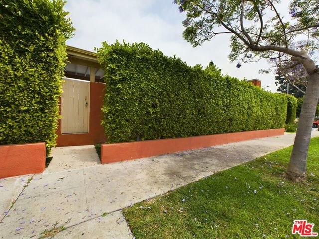 10650 Putney Road, Los Angeles, California 90064, 4 Bedrooms Bedrooms, ,3 BathroomsBathrooms,Single Family Residence,For Sale,Putney,24421207