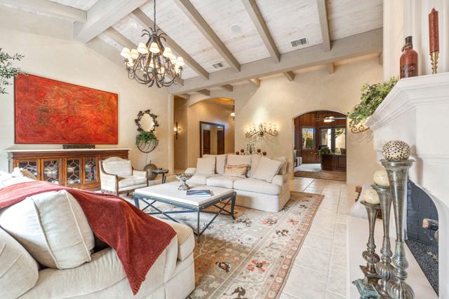 49240 Jfk Trail, Palm Desert CA: https://media.crmls.org/mediaz/ef50a98f-2d6a-4d61-b0d7-ed6b143be197.jpg