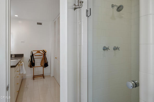 Detail Gallery Image 34 of 56 For 1105 S Orange Grove Bld, Pasadena,  CA 91105 - 3 Beds | 2/1 Baths