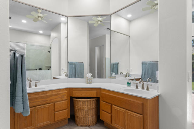 74629 Lavender Way, Palm Desert CA: https://media.crmls.org/mediaz/ef50f566-de14-4148-90e0-b92b1350eecc.jpg