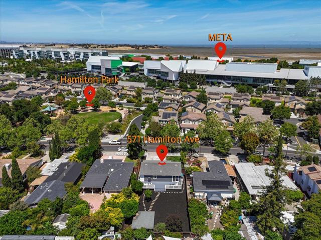 571 Hamilton Avenue, Menlo Park CA: https://media.crmls.org/mediaz/ef511d1e-499a-4a33-bbfe-739ee26866d8.jpg