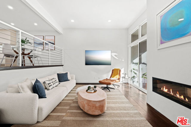 4800 La Villa Marina, Marina del Rey CA: https://media.crmls.org/mediaz/ef52214a-b6b6-4f31-ae30-479bb1d96fc8.jpg