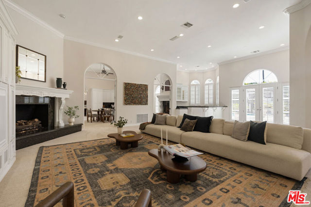 16727 Camino Sierra Del Sur Drive, Rancho Santa Fe CA: https://media.crmls.org/mediaz/ef522489-940c-4c2a-8fc7-338388cce430.jpg