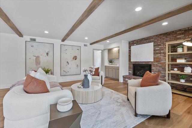 17095 Summit Way, Los Gatos CA: https://media.crmls.org/mediaz/ef53c2ef-70b2-44d3-b542-7fffcb233be3.jpg
