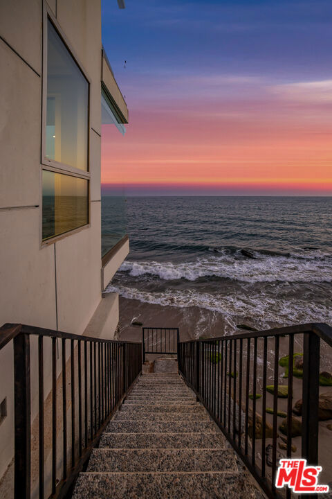 19640 Pacific Coast Highway, Malibu CA: https://media.crmls.org/mediaz/ef5400c2-69f4-4c82-bf6b-0f0b89029e53.jpg