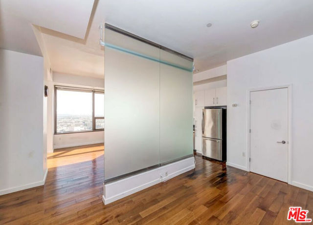 1100 Wilshire Boulevard, Los Angeles CA: https://media.crmls.org/mediaz/ef552d95-96c2-4a85-8579-cce5703bbcb5.jpg