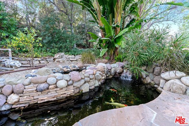 24901 Jim Bridger Road, Hidden Hills CA: https://media.crmls.org/mediaz/ef558bf9-6676-4da2-b5e8-b8feea1a522d.jpg