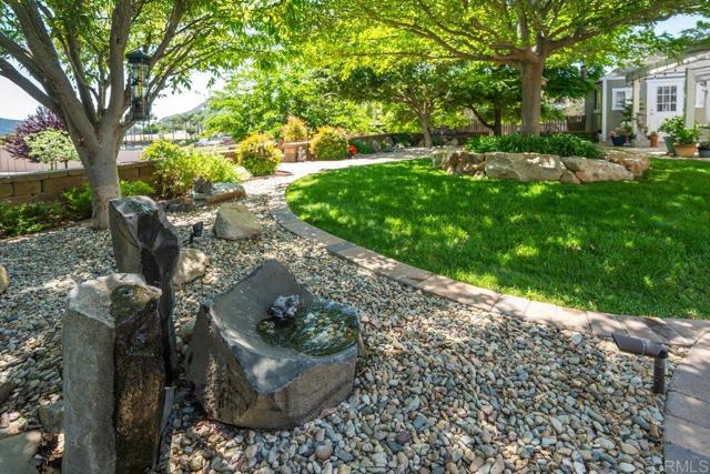 23847 Norte Dr, Ramona CA: https://media.crmls.org/mediaz/ef55b588-c2b1-4bcb-8975-758348966ade.jpg