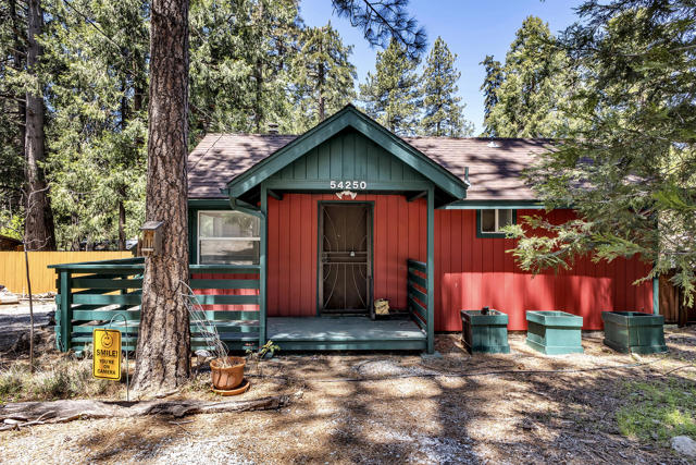 54250 Strawberry Valley Dr, Idyllwild, CA 92549