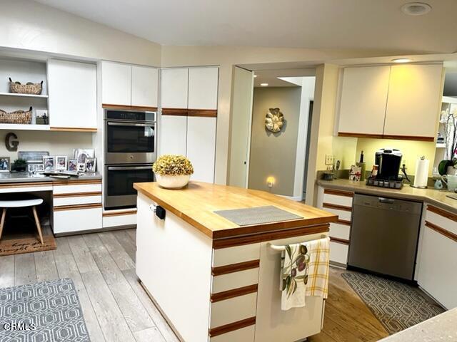 KITCHEN-WOOD FLOORS