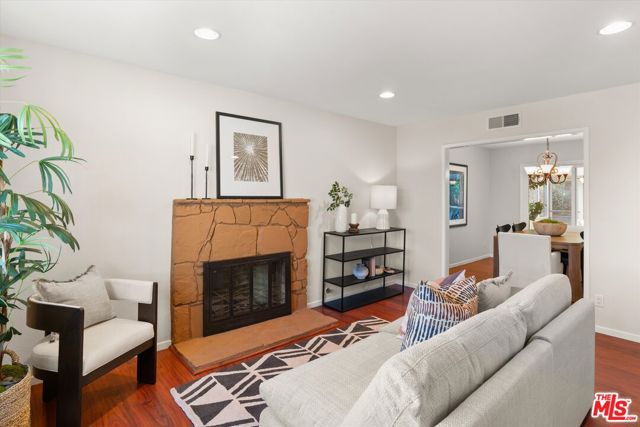 1407 E Kramer Drive, Carson CA: https://media.crmls.org/mediaz/ef566bbb-edba-4aee-aa57-7a28162f5fbe.jpg