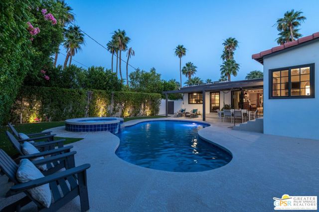 284 E Ocotillo Avenue, Palm Springs CA: https://media.crmls.org/mediaz/ef56bcb9-cf52-4a5c-96ee-8e4d957b1ba3.jpg