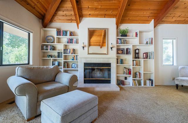 15847 Pleasant Valley Lane, Salinas CA: https://media.crmls.org/mediaz/ef57b7df-d0f1-48ce-81eb-e96ae28af0d3.jpg