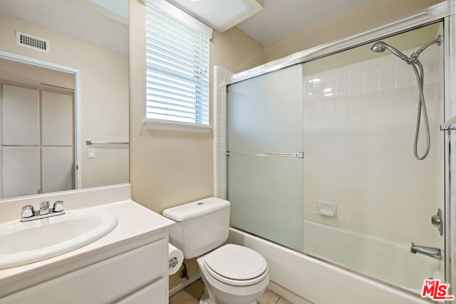 27050 Riversbridge Way, Valencia CA: https://media.crmls.org/mediaz/ef5809f5-5d24-4ad3-94fe-8669c7a6bbc6.jpg
