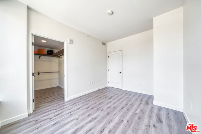 1050 Grand Avenue, Los Angeles, California 90015, 2 Bedrooms Bedrooms, ,2 BathroomsBathrooms,Condominium,For Sale,Grand,24404209