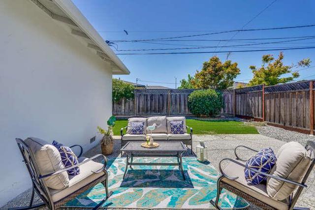 898 La Plata Plaza, Campbell CA: https://media.crmls.org/mediaz/ef58fbaf-c98b-4c9e-ac00-d61624fafd07.jpg