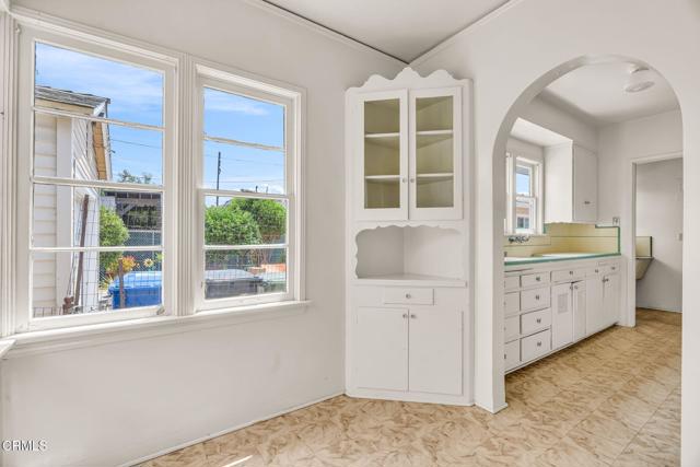 4419 4419 1/2 Corliss Street, Los Angeles CA: https://media.crmls.org/mediaz/ef599a7f-296c-443b-835e-be78ba69593a.jpg