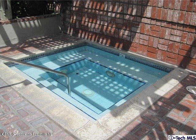 330 S Mentor Avenue, Pasadena CA: https://media.crmls.org/mediaz/ef59abb3-28bd-440b-8b27-be6f1b4cf0ef.jpg