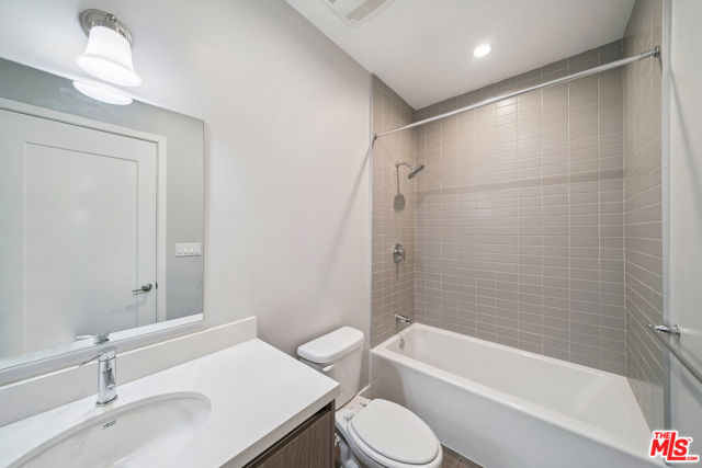 1223 North Hayworth Avenue, 9 photo 17