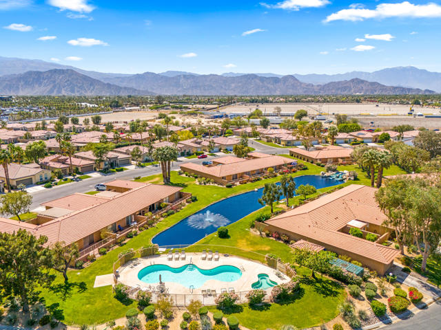 49327 Eisenhower Drive, Indio CA: https://media.crmls.org/mediaz/ef59e3d6-277b-4d04-8854-eeb29a8b86eb.jpg