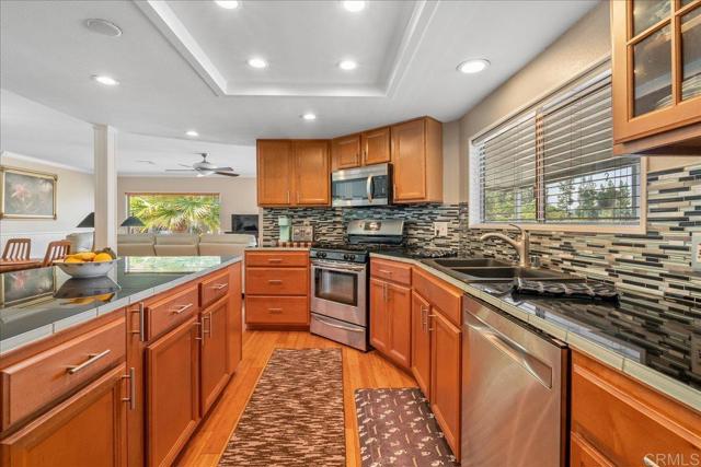 2130 Sunset Drive, Vista CA: https://media.crmls.org/mediaz/ef5a0124-8299-4590-a58c-774667f8f19c.jpg