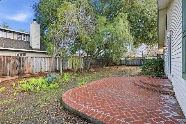 915 Berry Avenue, Los Altos CA: https://media.crmls.org/mediaz/ef5a882c-9bbc-4c5d-a0d9-052630319828.jpg