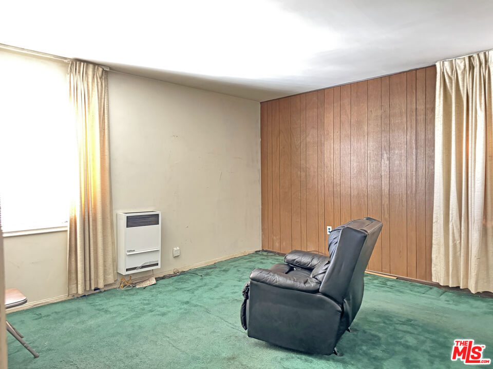 https://media.crmls.org/mediaz/ef5ac214-01bb-4eee-872f-fadb756aff3d.jpg?preset=X-Large