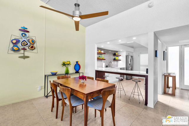 2380 S Sky View Drive, Palm Springs CA: https://media.crmls.org/mediaz/ef5b1536-3af0-4357-9b09-55babcfd2097.jpg